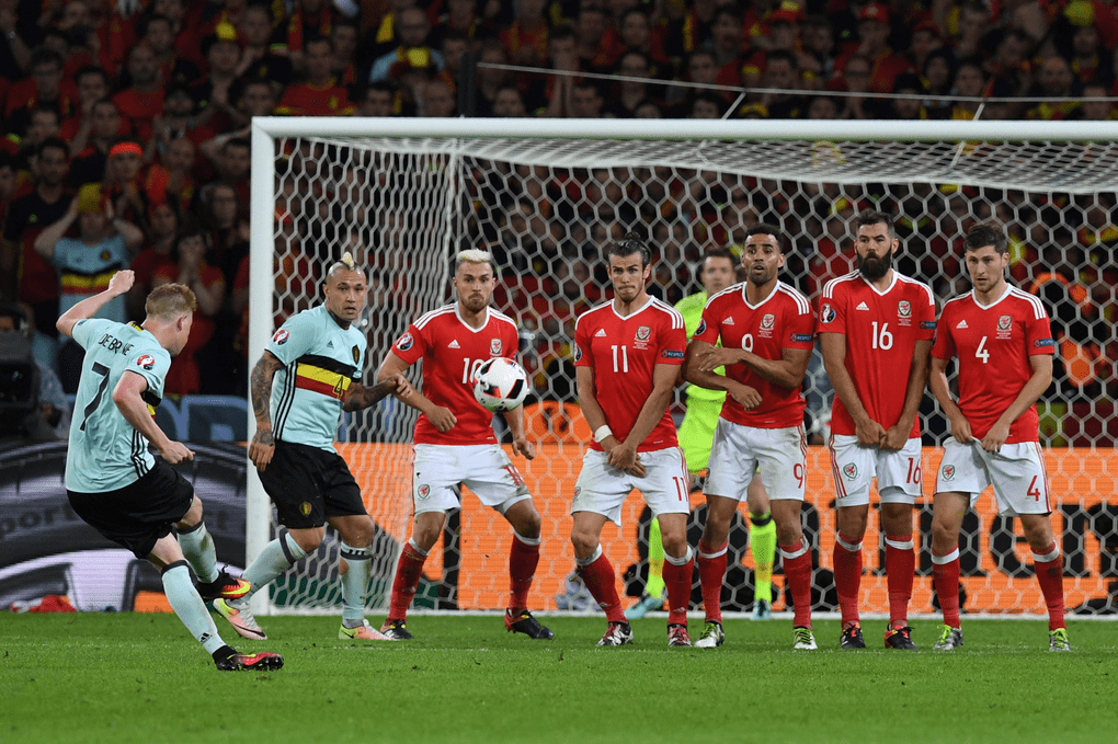 爱游戏在线入口 -西汉姆迎葡超关键赛,今晨远射贴柱,赛场秩序良好,阵容厚度经受考验的简单介绍